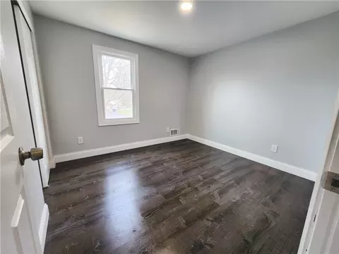 Bedroom - 657 Regina Dr, Webster, NY 14580 photo 4 of 9