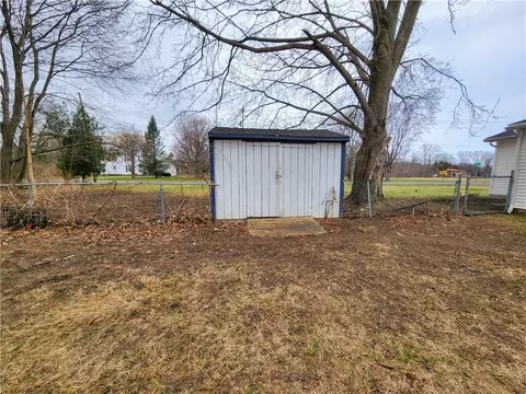 Exterior - 657 Regina Dr, Webster, NY 14580 photo 5 of 6