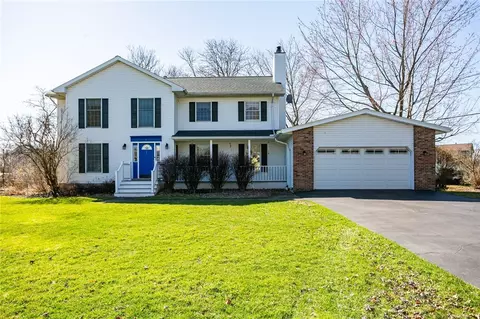 1 Ashwood Dr, Wheatland, NY 14546