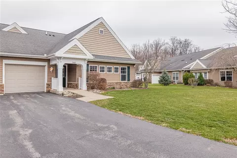 1102 Rivers Run, Rochester, NY 14623