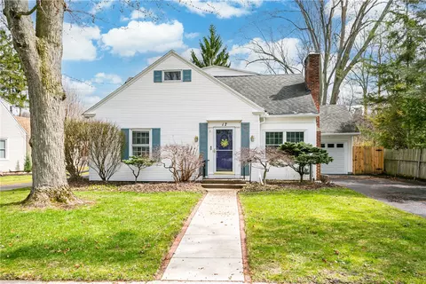 17 Miles Ave, Perinton, NY 14450