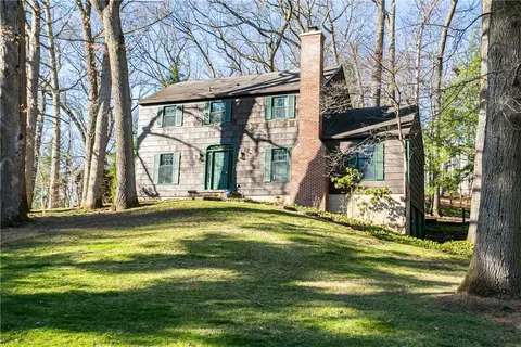15 Sand Brook Rd, Pittsford, NY 14534