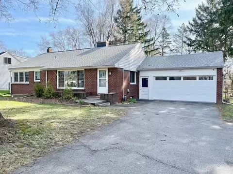 1382 Creek St, Webster, NY 14580