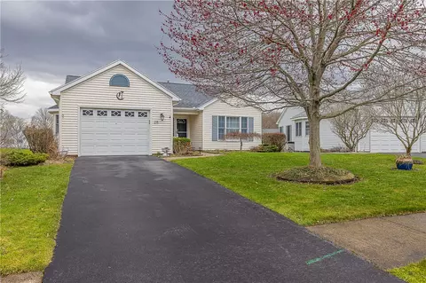 28 Freedom Pond Ln, Chili, NY 14514