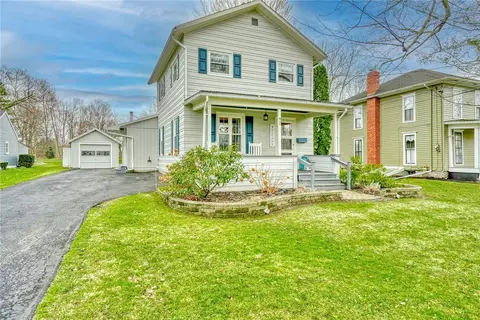 92 High St, Avon, NY 14414