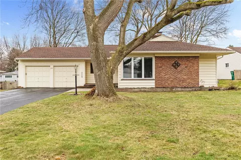 294 Willowbend Rd, Rochester, NY 14618