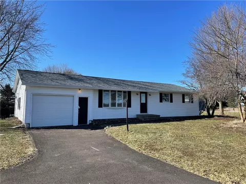8675 Fenner Rd, Lysander, NY 13027