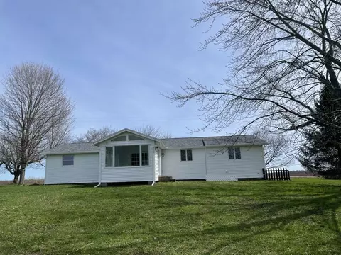Exterior - 8675 Fenner Rd, Lysander, NY 13027 photo 5 of 8