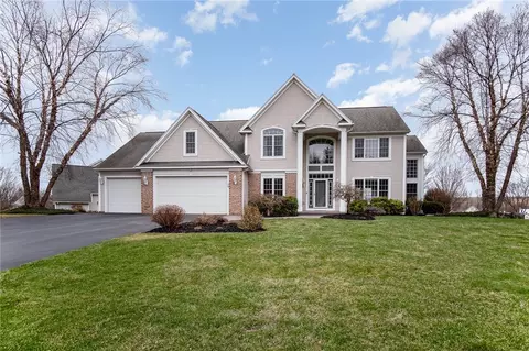 10 Piping Rock Run, Perinton, NY 14450