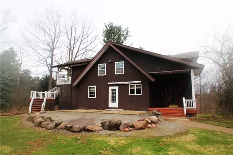 13885 Park Ave, Carlton, NY 14571