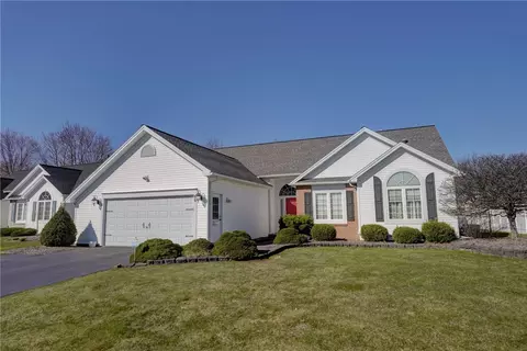 89 Albury Dr, Greece, NY 14626