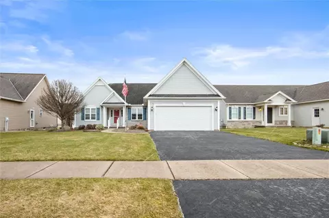 101 Avery Park Ln, Greece, NY 14612