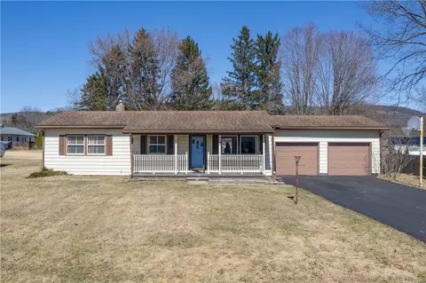 7 Cayuga Dr, Horseheads, NY 14845