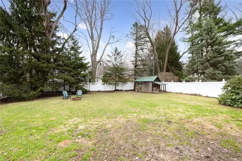Exterior - 124 Parkmere Rd, Irondequoit, NY 14617 photo 4 of 4