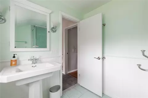 Bath - 124 Parkmere Rd, Irondequoit, NY 14617 photo 3 of 3