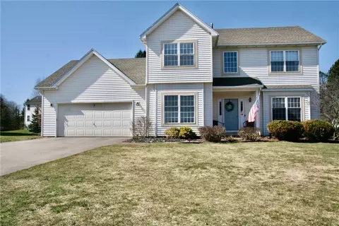 3405 Woodlands Cir, Macedon, NY 14502