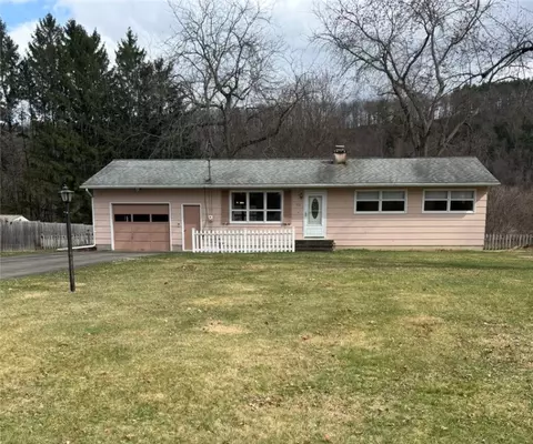 92 Pamela Dr, Nichols, NY 13812