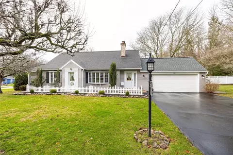851 Harmon Rd, Penfield, NY 14526
