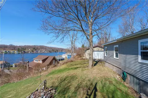 7804 Eagle Rd, Wolcott, NY 14590