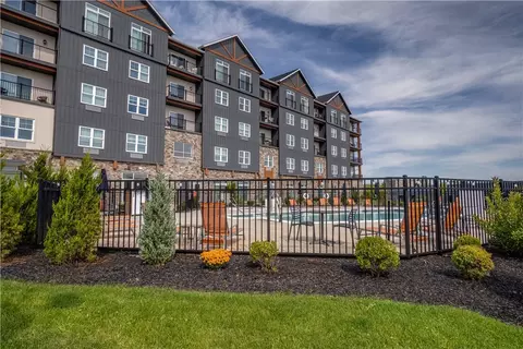 205 Lakeshore Dr #516, Canandaigua, NY 14424