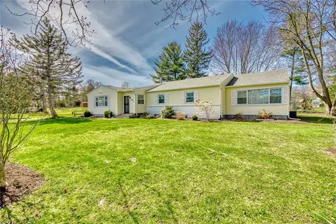323 W Craig Hill Dr, Greece, NY 14626