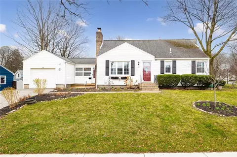 55 Farmington Rd, Rochester, NY 14609