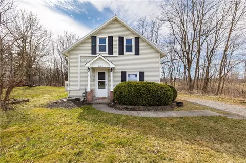 1180 York St, Honeoye Falls, NY 14472