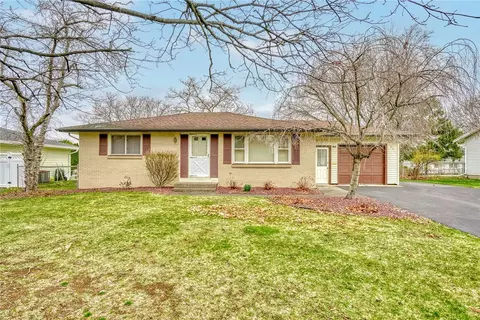86 Centerwood Dr, Greece, NY 14616
