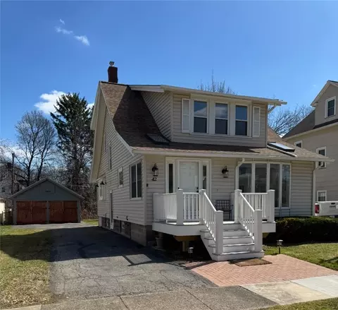 42 Brocton St, Rochester, NY 14612