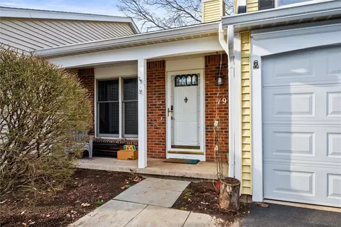 19 Reynolds Rd, Webster, NY 14580