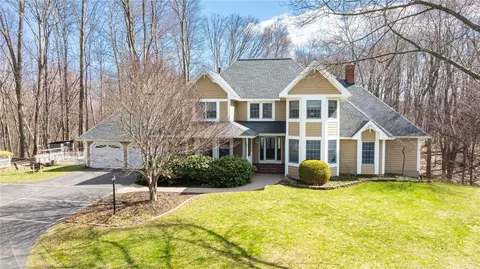 140 Eastman Est, Irondequoit, NY 14622