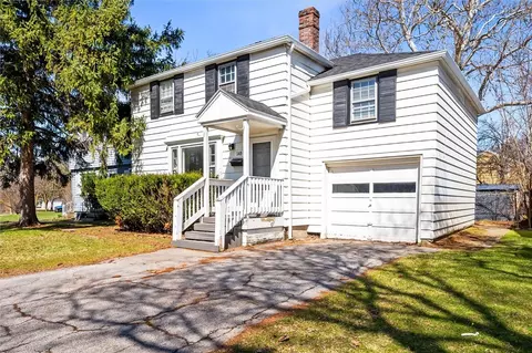 140 Westmoreland Dr, Rochester, NY 14620