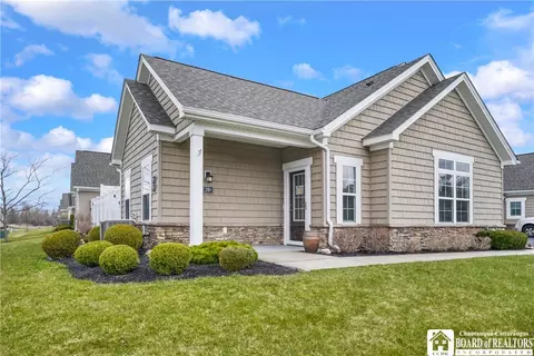 5665 Southwestern Blvd #26C, Hamburg, NY 14075