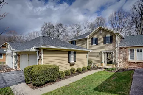 48 Creek Rdg, Pittsford, NY 14534