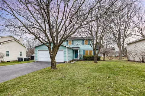 4 Otterden Ln, Perinton, NY 14450