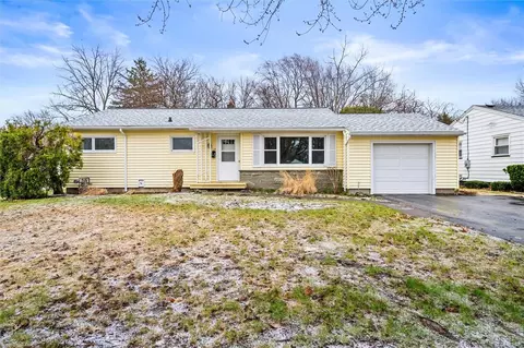117 Bayberry Ln, Greece, NY 14616