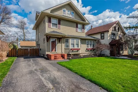 Exterior - 200 Hurstbourne Rd, Irondequoit, NY 14609 photo 2 of 8