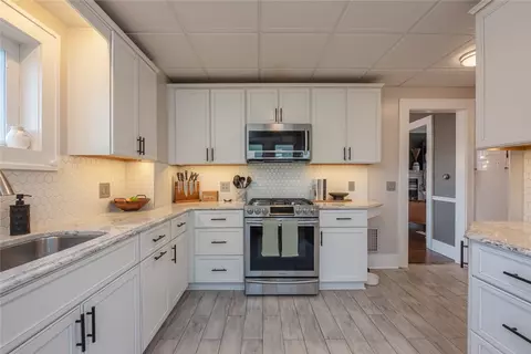 Kitchen - 200 Hurstbourne Rd, Irondequoit, NY 14609 photo 3 of 5
