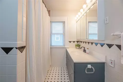 Bath - 200 Hurstbourne Rd, Irondequoit, NY 14609 photo 3 of 3