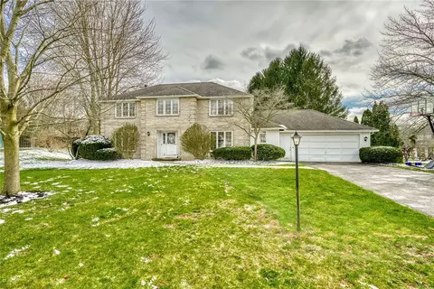 29 Brookshire Ln, Penfield, NY 14526