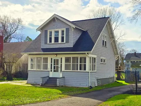 99 Orchard Dr, Rochester, NY 14618