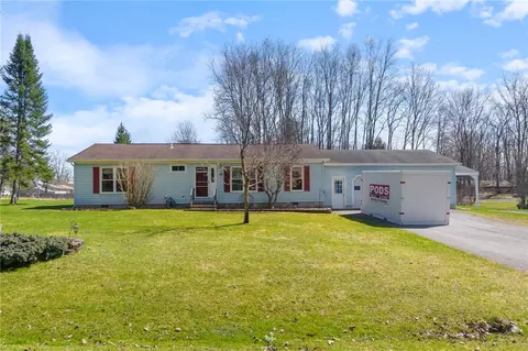 7 Forest Brook Rd, Schroeppel, NY 13135