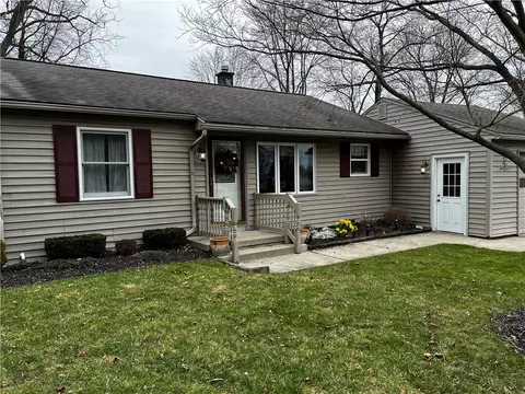 42 Bennett St, Geneva, NY 14456