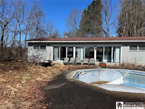 Exterior - 627 Genesee St, Olean, NY 14760 photo 2 of 7