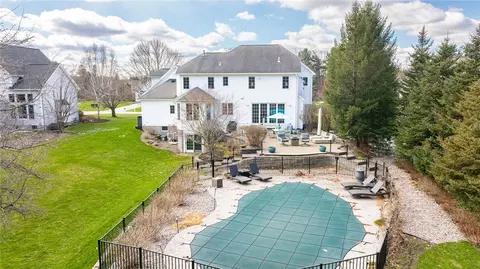 566 Dunnbridge Dr, Webster, NY 14580 photo 5