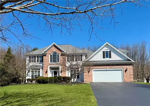 566 Dunnbridge Dr, Webster, NY 14580