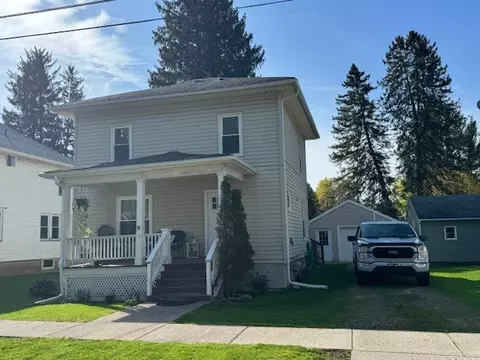44 Hanover St, Wellsville, NY 14895