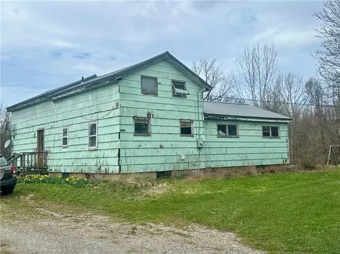 5980 Oak Orchard Rd, Elba, NY 14058
