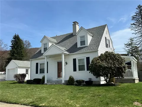 15 Bon Air Ave, Bradford, PA 16701