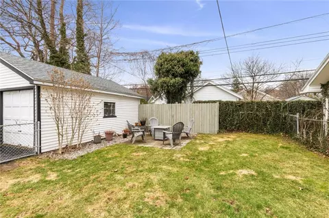 Exterior - 201 Pemberton Rd, Irondequoit, NY 14622 photo 7 of 11